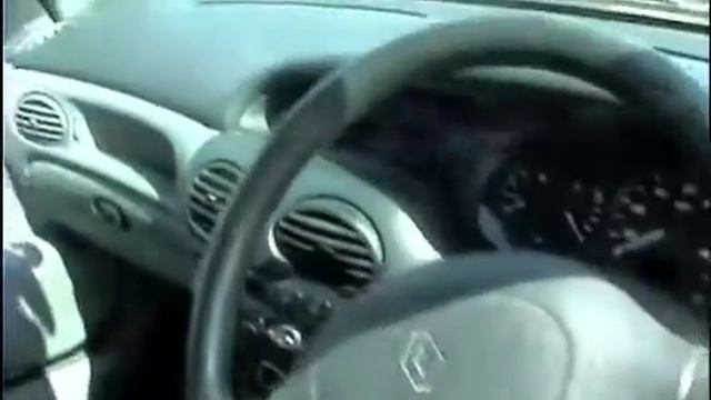 Reanult Megane Convertible смотреть онлайн