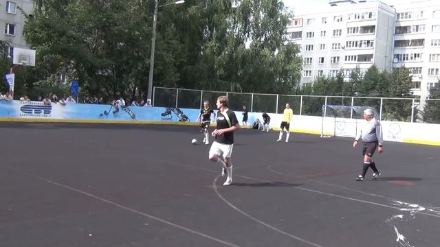 СФЛ. Лига Друзей: ФК Художники-ФК Искра (2-й тайм, 1часть) смотреть онлайн