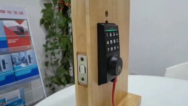 how do we open the door when the arpha smart lock D100 is out of power смотреть онлайн