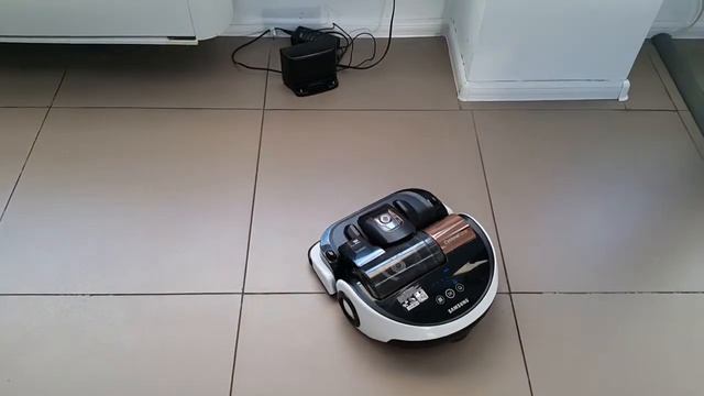 03.02.2016 Парковка пылесоса-робота Powerbot 9000 смотреть онлайн