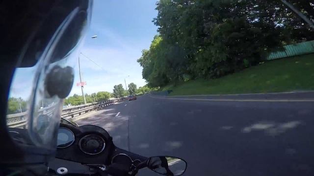 MGX-21: китайцы научились наконец-то или мотоцикл Motoguzzi, который валит по городу в опытных руках смотреть онлайн