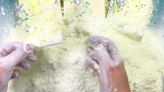 Glassy, Crunchy Mute Blocks & BSN Chunks w. Neon Cornstarch Paste 💚💛 | Gym Chalk ASMR ✨ смотреть онлайн