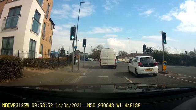 CA66CDV White VW Crafter смотреть онлайн