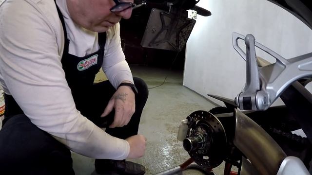 Brake Bleeder Tool: новый суперметод прокачки тормозов. Проблема заднего тормоза на MV Agusta,Ducati смотреть онлайн