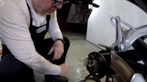 Brake Bleeder Tool: новый суперметод прокачки тормозов. Проблема заднего тормоза на MV Agusta,Ducati