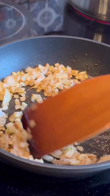 Паста з морепродуктами у вершковому соусі