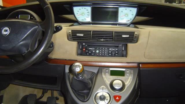 LANCIA PHEDRA 2.2 128CV 5P GRIS смотреть онлайн