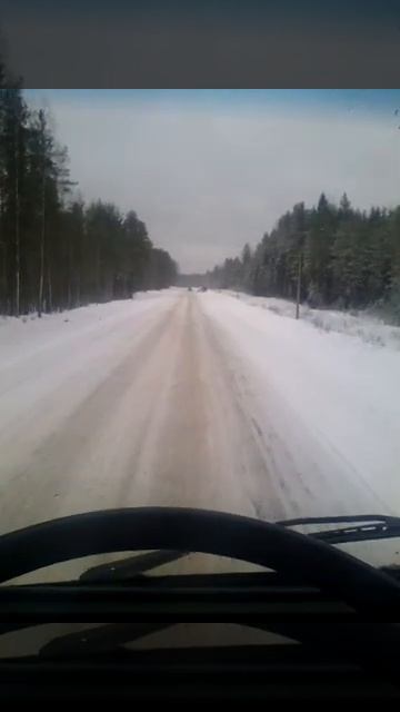 Лесовоз лег на бок. смотреть онлайн