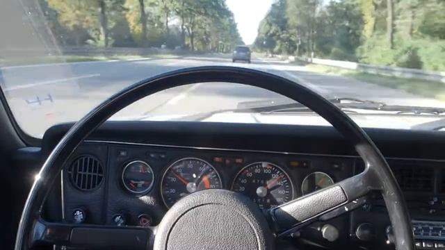 NSU RO 80 - driving in Munich City and Motorway SOUND! смотреть онлайн