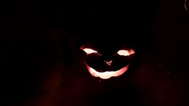 Горящая тыква на нашем Хеллоуине! смотреть онлайн