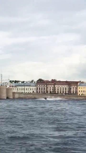 Прогулка по рекам и каналам- гидроциклы Санкт-Петербург-скоро Возвращение#наводе #васильевскийостро смотреть онлайн