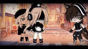 ~Внимание человек поющей эту песню маньяк!Бегите!~