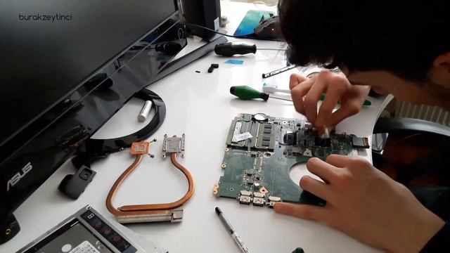 Laptopa RAM Ve SSD Nasıl Takılır | #2 Laptop SSD RAM Upgrade | HP Pavilion 15 P220NT