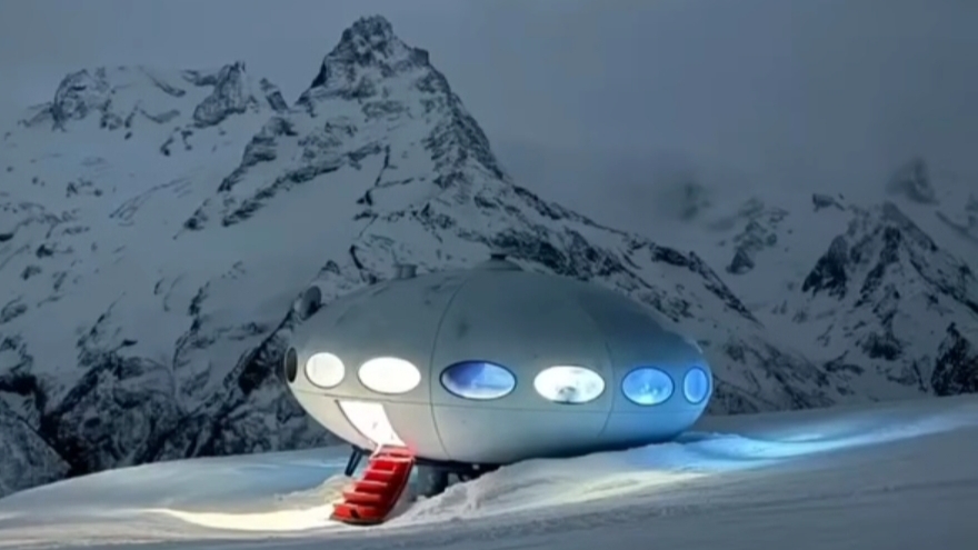 «Летающая тарелка» — необычный отель, подаренный СССР Домбай 28.02.2025 смотреть онлайн