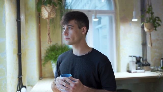 Целый день собаки не выходили с будки. Когда хозяин узнал причину он обомлел! смотреть онлайн