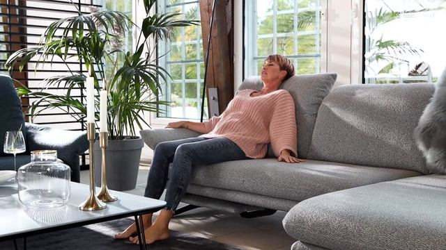 Polohovanie opierky hlavy, podrúčky a relax funkcia v sedačke Willoow смотреть онлайн