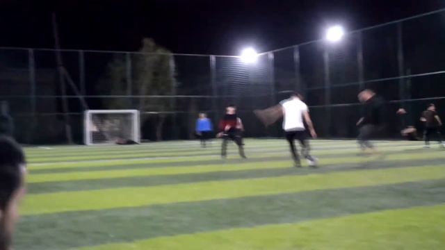 SHOVOT MEXNATOBOD FUTBOL смотреть онлайн