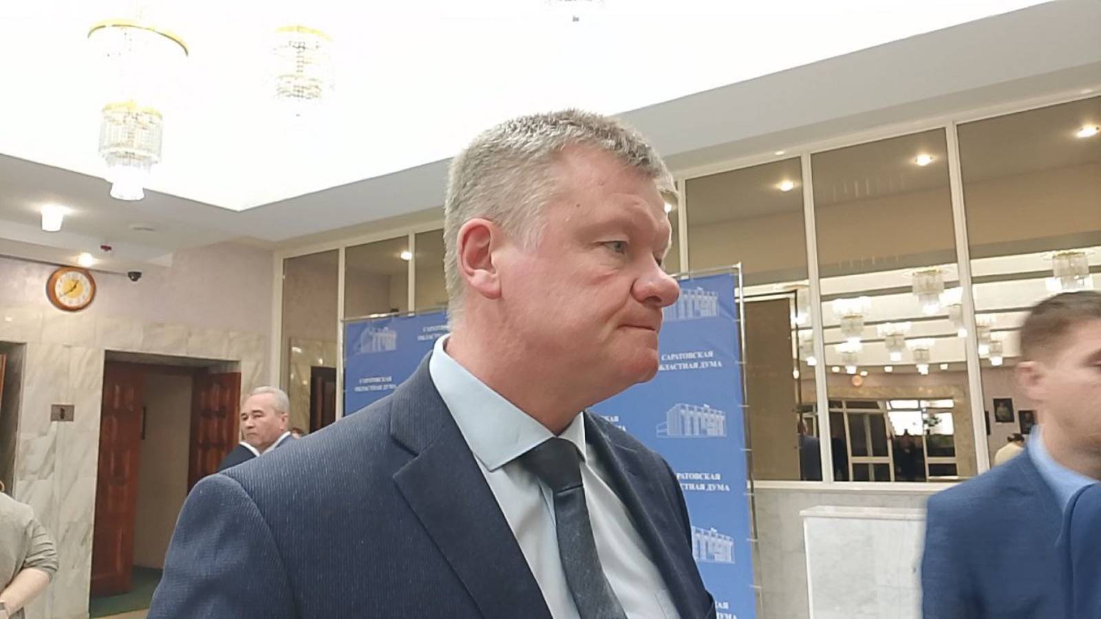 "Входить-выходить". Михаил Исаев назвал примерную дату закрытия трамвая №3 смотреть онлайн