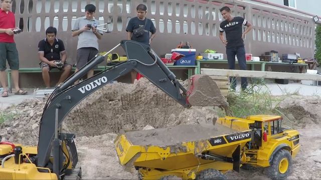 รถบรรทุก โคลน รถบังคับ / Volvo A40G Articulated Dump Truck with Mud смотреть онлайн