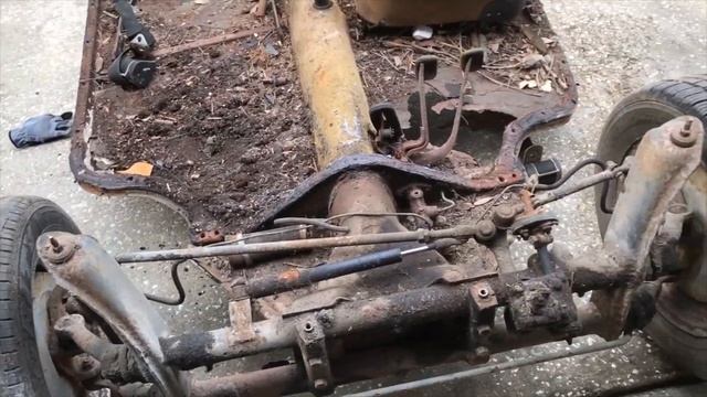 VW Karmann Ghia body and chassis removal - Restoration Vintage Volkswagen 1972 смотреть онлайн