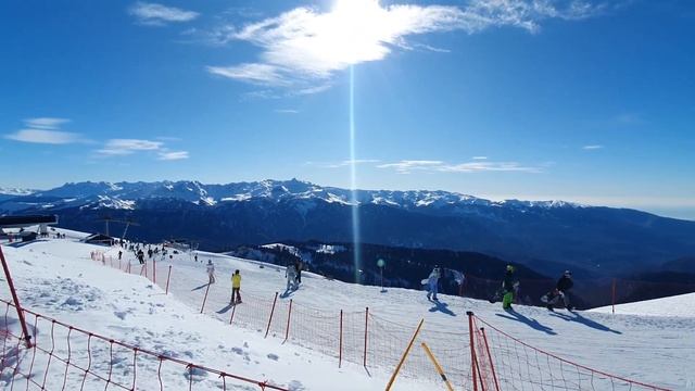 Высота 2320м. Роза Пик — горная вершина, расположенная на курорте «Роза Хутор» в Сочи. смотреть онлайн