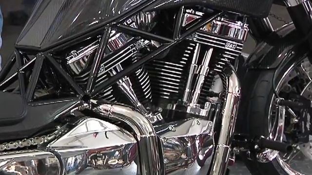 Interview with Alligator Motorcycles @ 2010 AMD World Championship смотреть онлайн