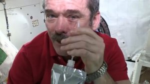 Можно ли плакать в космосе?