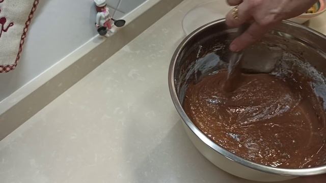 BROWNIE CON SALSA DE CHOCOLATE BLANCO смотреть онлайн