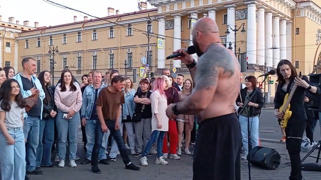 УЛИЧНЫЕ МУЗЫКАНТЫ ПИТЕРА, гр. МЕДВЕДЬ (14) 18.05.24. смотреть онлайн