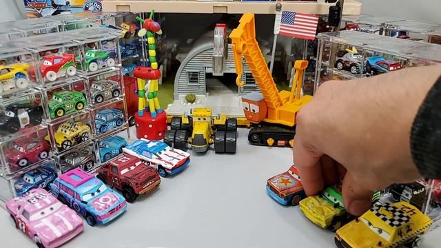 New Disney Cars Thunder Hollow Pileup 2021 Unboxing смотреть онлайн