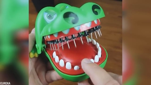 25 Gevaarlijkste Speelgoed Ooit смотреть онлайн