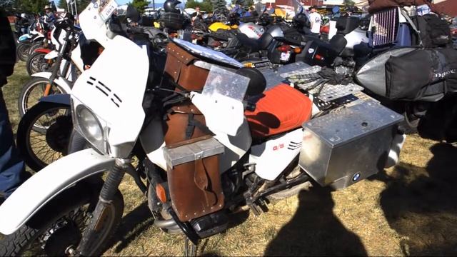 Bill Dragoo interviews Folkmar Rubish at 2010 BMW MOA rally смотреть онлайн