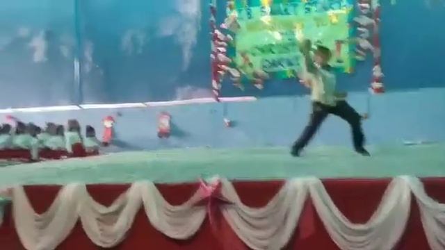 dance performance on pagal hai song in I.B smart school смотреть онлайн