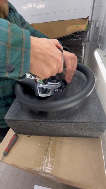 Дилер BMW / Установка карбонового Руля / лепестки карбон / вставка сверху карбон / BMW G X5 X6 X7 смотреть онлайн