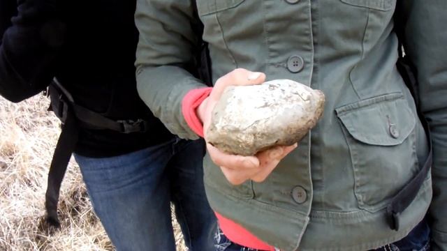 Michelle, a true rock hunter! смотреть онлайн