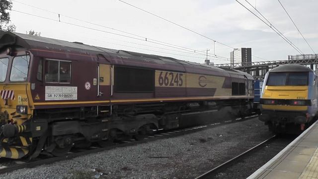 (HD) Euro Cargo Rail 66245 & 66064 pass Stratford with a RHTT - 24/10/11 смотреть онлайн