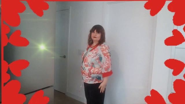 ПЛАВАЮщИЙ ТАНЕЦ В КРЕПДЕШИНОВОЙ КУРТОЧКЕ С ЖУРАВЛЯМИ