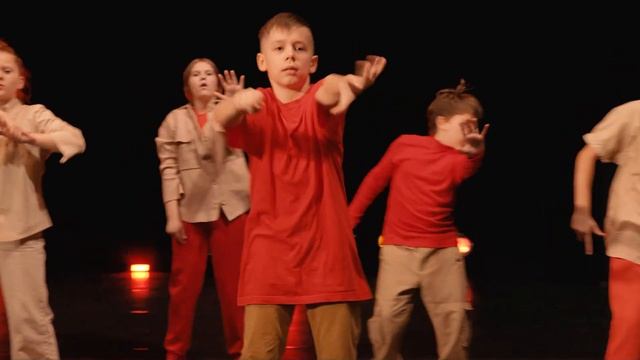 Krump & Waacking Collaboration смотреть онлайн