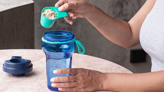 Blender Bottle V1 vs V2 – Dissecting Their Differences (Which Is the Ultimate Pick?) смотреть онлайн