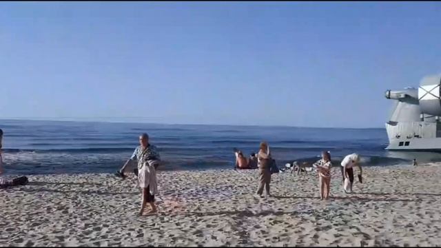 Десантный корабль Зубр смотреть онлайн