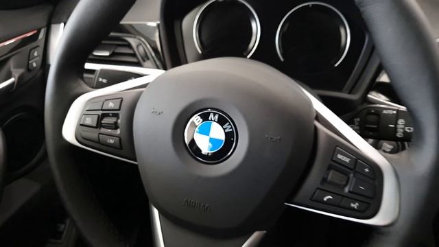 BMW X2 20i 쿠페형 SUV 3분요약!! 기능, 옵션, 외관, 음성안내 смотреть онлайн