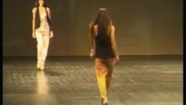 Luma ropa pintada a mano - Desfile смотреть онлайн