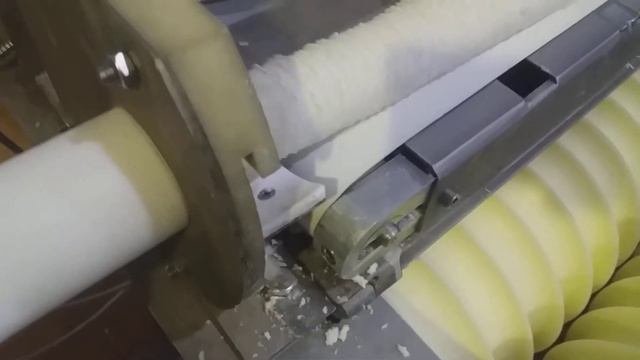 Автоматическая резка формовка курт