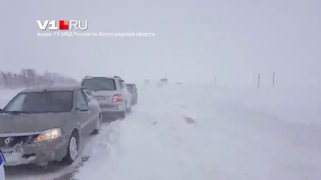Машины попали в буран под Палласовкой смотреть онлайн