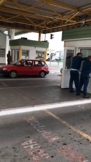 Закарпаття онлайн. Затримання на хабарі митників і прикордонників на ПП "Тиса" смотреть онлайн