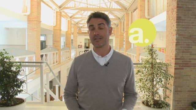 CEU en 3 con el diseñador Pedro Gonzalez en al ESET CEU смотреть онлайн