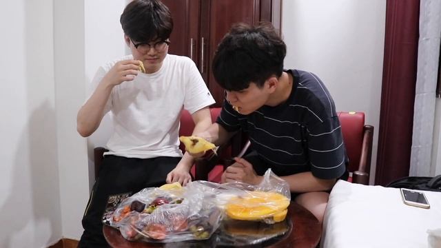[VIETSUB] 베트남 냐짱에서 오토바이 빌리실 때 이것만은 주의하세요! Khi ở Việt Nam thuê xe máy thì chú ý đặc biệt! смотреть онлайн