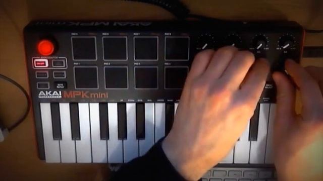 Akai MPK Mini Arpeggiator смотреть онлайн