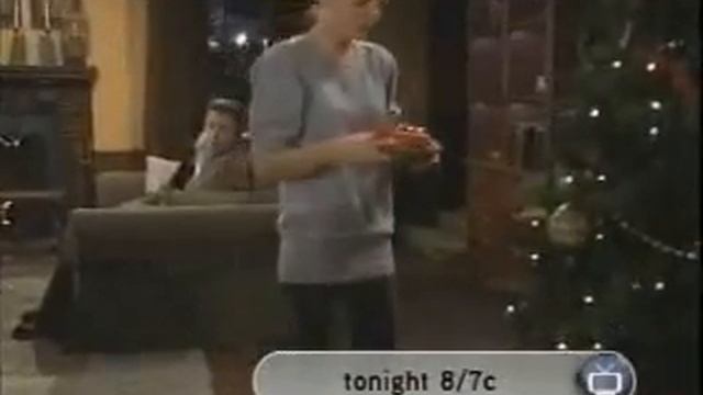 Maxie 12-24-07 *Maxie, Mac, & Felicia spend Christmas together* смотреть онлайн