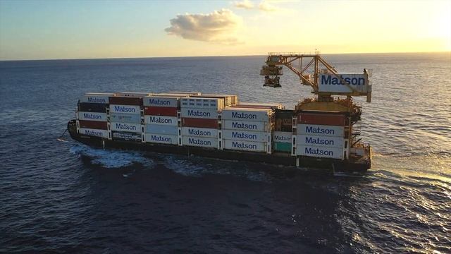 Drone Over Ala Moana Beach Park Mavic 2 in 4K смотреть онлайн